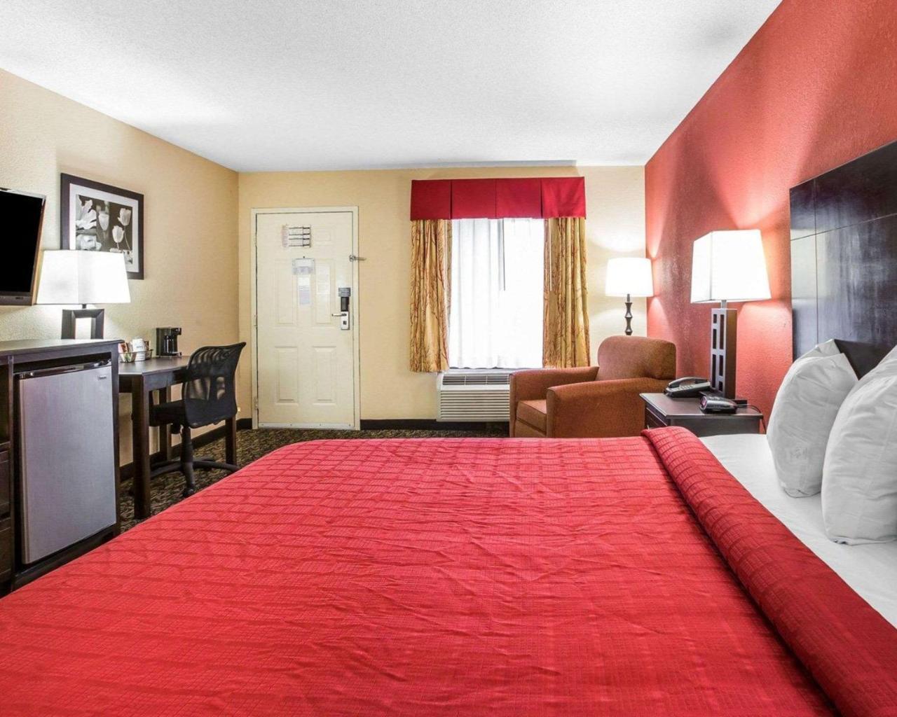 Knights Inn & Suites Гриффин Экстерьер фото