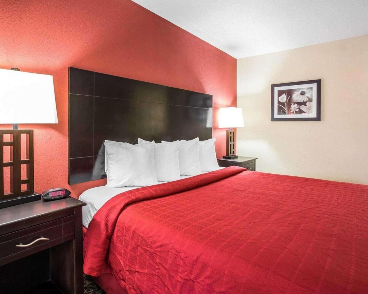 Knights Inn & Suites Гриффин Экстерьер фото