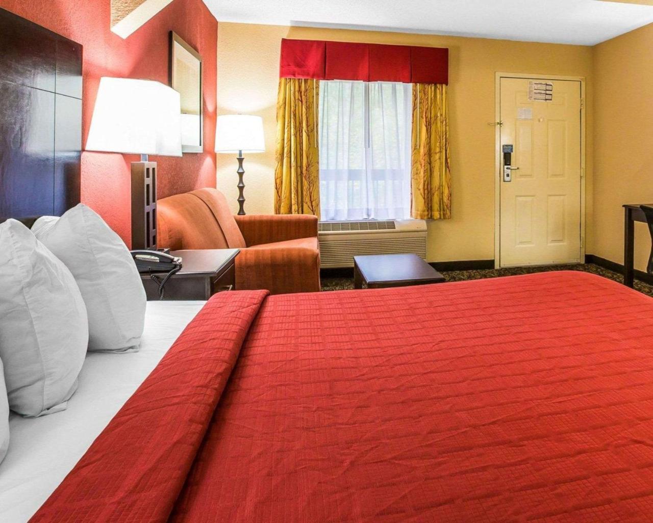 Knights Inn & Suites Гриффин Экстерьер фото