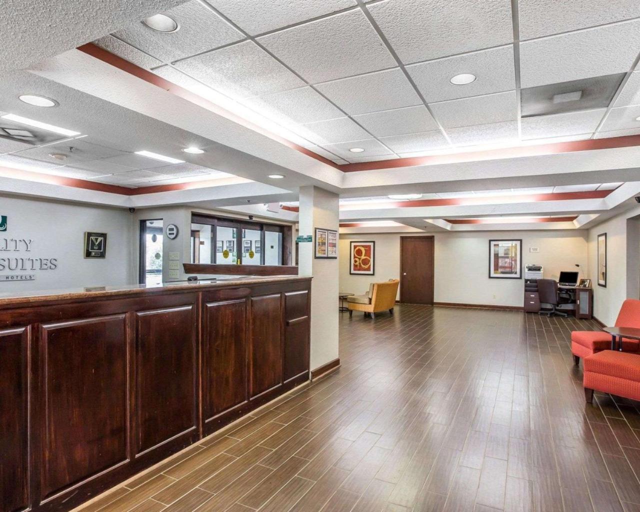 Knights Inn & Suites Гриффин Экстерьер фото