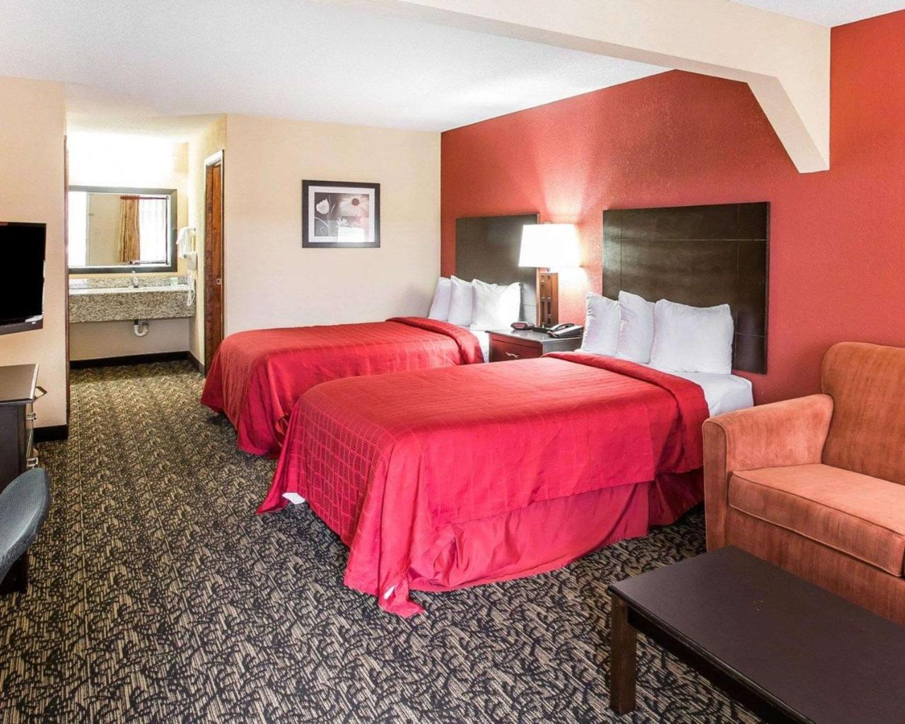 Knights Inn & Suites Гриффин Экстерьер фото