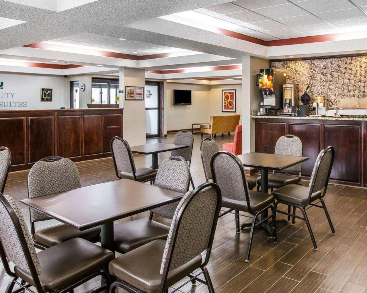 Knights Inn & Suites Гриффин Экстерьер фото