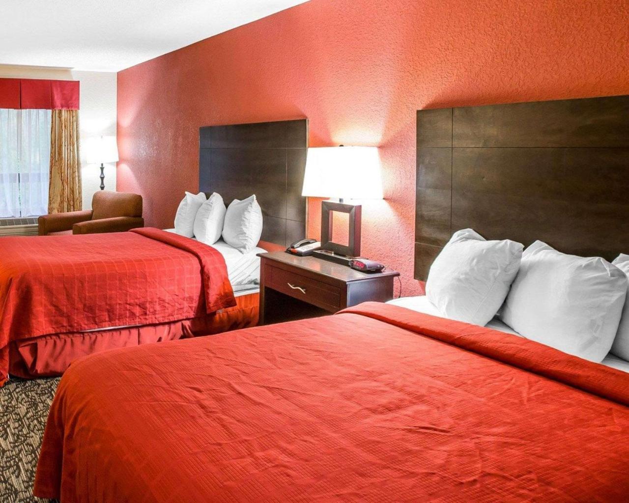 Knights Inn & Suites Гриффин Экстерьер фото